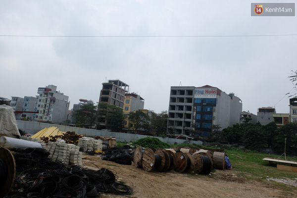 Chủ tịch HĐQT Trường Tiểu học Lômônôxốp cầm dao chém bảo vệ